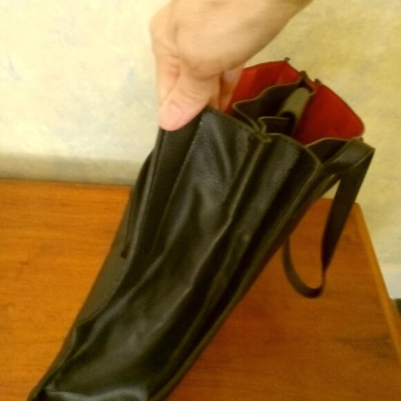 Black Steve Madden purse - Picture 2 of 5